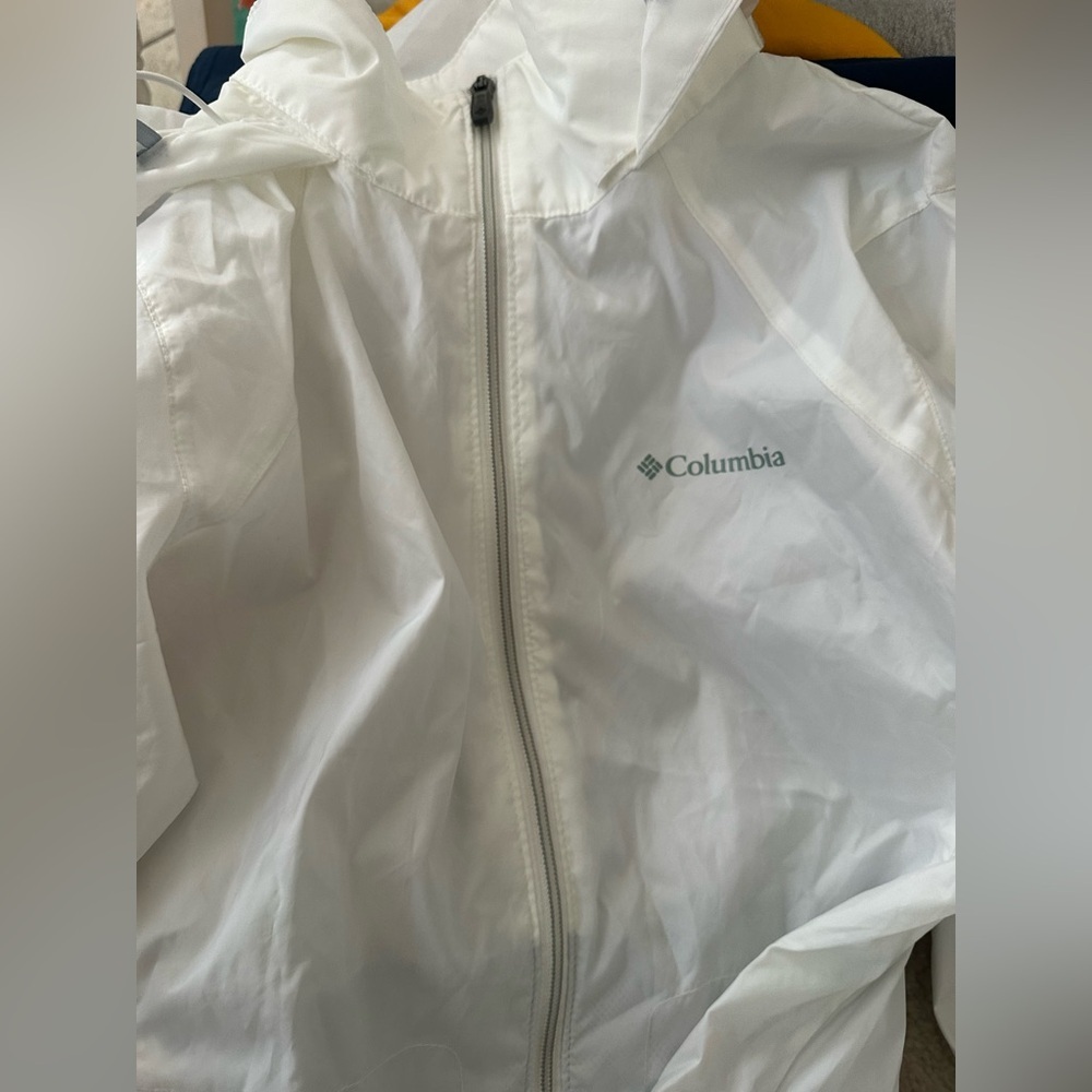 Columbia Classic White Windbreaker